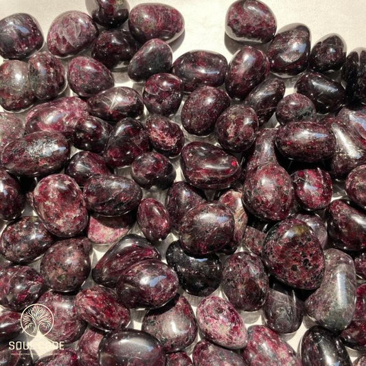 Red Garnet Tumblestone